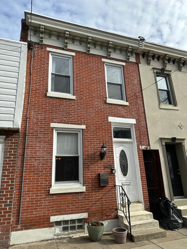 Primary Photo - 1413 E Berks St