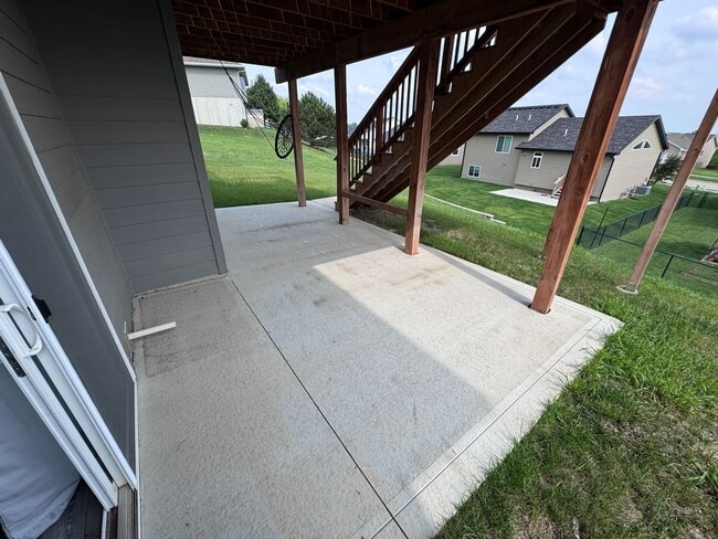 Building Photo - $2800 - 4 Bed 3 Bath Home in Westside Siou...
