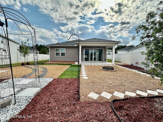 Building Photo - 1443 Tropical Pine Cove