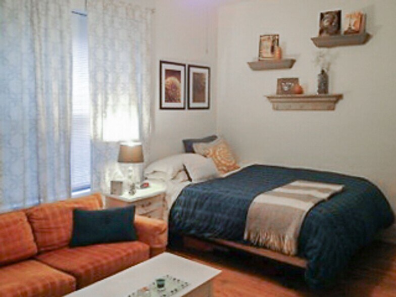 Building Photo - 2856 N Orchard St