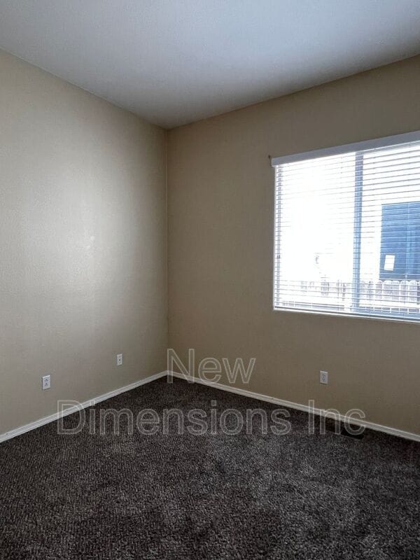 Building Photo - 1675 Brentford Way