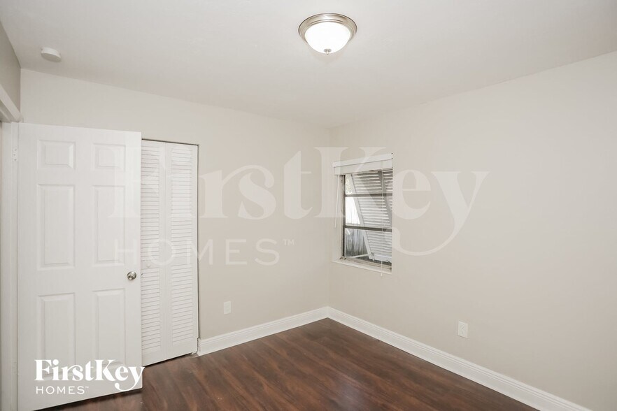 Building Photo - 10520 SW 199th St