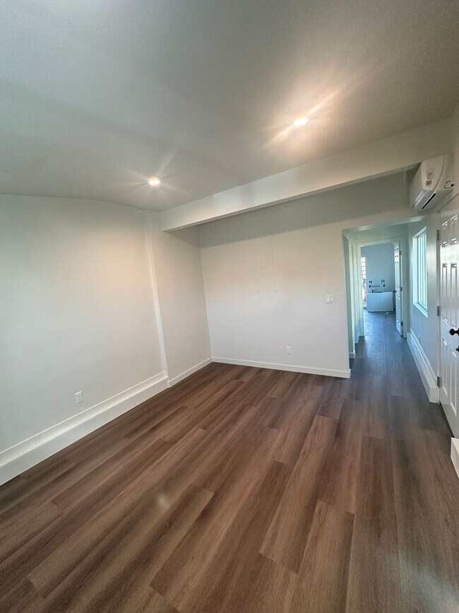 Building Photo - 352 Bonito Ave