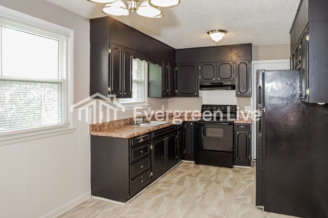 Building Photo - 3216 Teton Dr NW