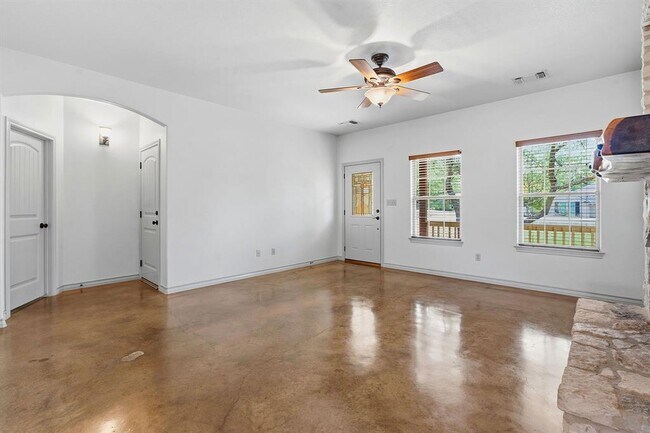Building Photo - 10215 Twin Lake Loop