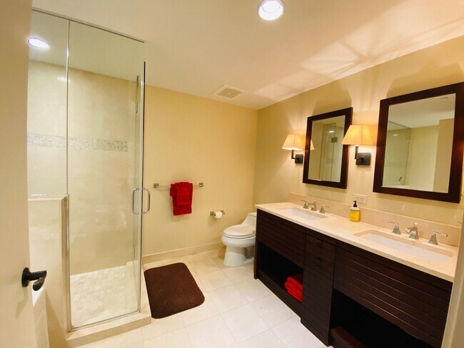 Building Photo - Fully furnished unit in Waikiki!