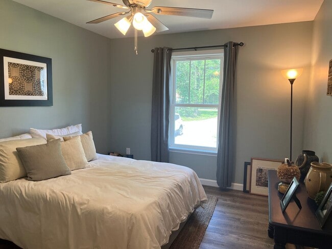 Building Photo - Sought after Waterfront Community in Colonial Beach