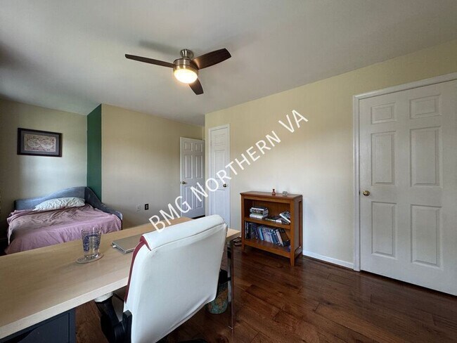 Building Photo - 10205 Daylily Ct