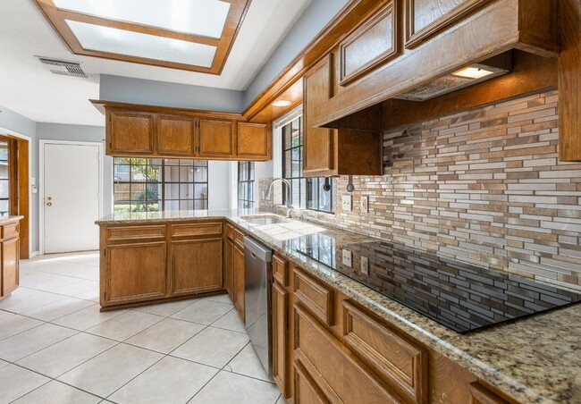 Building Photo - 3926 Oak Gardens Dr