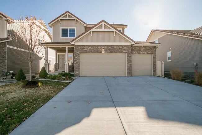 Building Photo - Beautiful 3 Bed 2.5 Bath in Thompson River...