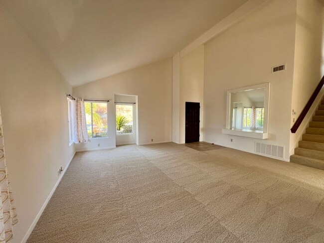 Building Photo - Spacious 4BD/2.5Bth Home in Rancho Penasqu...