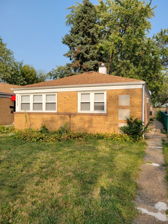 Building Photo - 12715 S Sangamon St