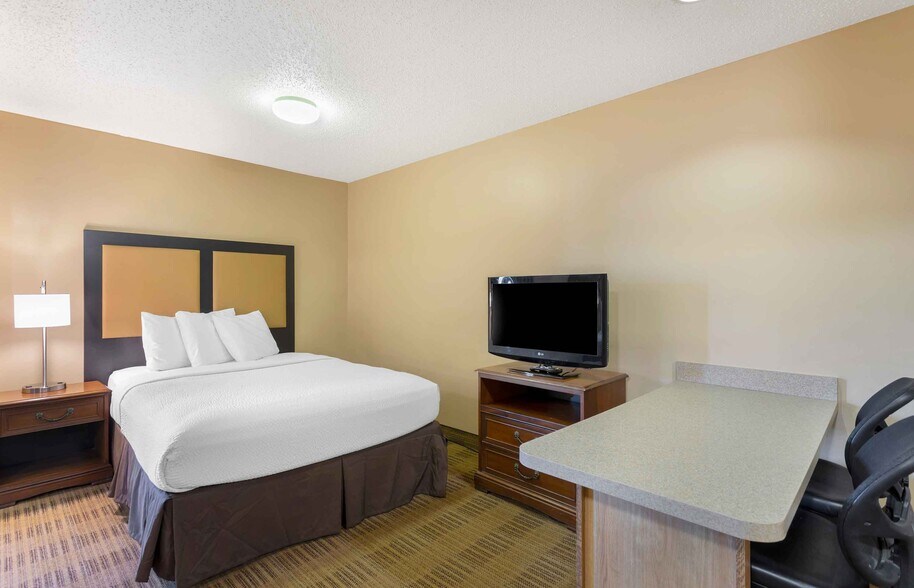 Building Photo - Furnished Studio-Fort Worth - Southwest