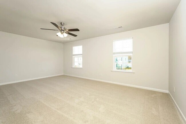 Building Photo - 504 Jack Pine St
