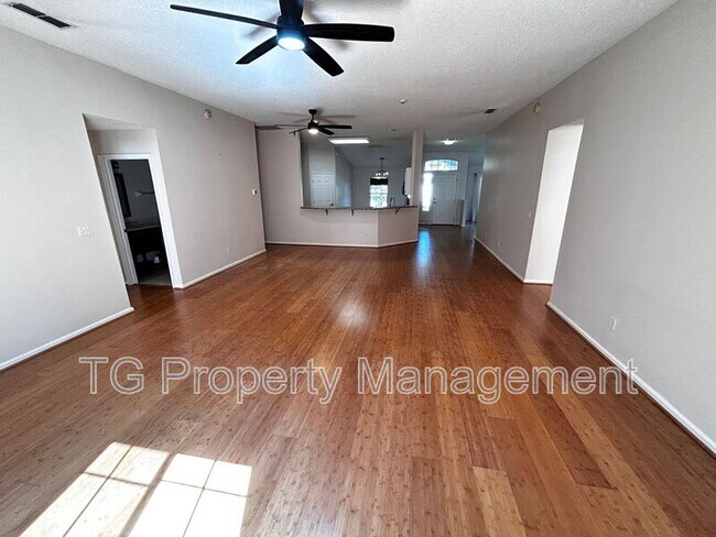 Building Photo - 1449 Blue Heron Ln N