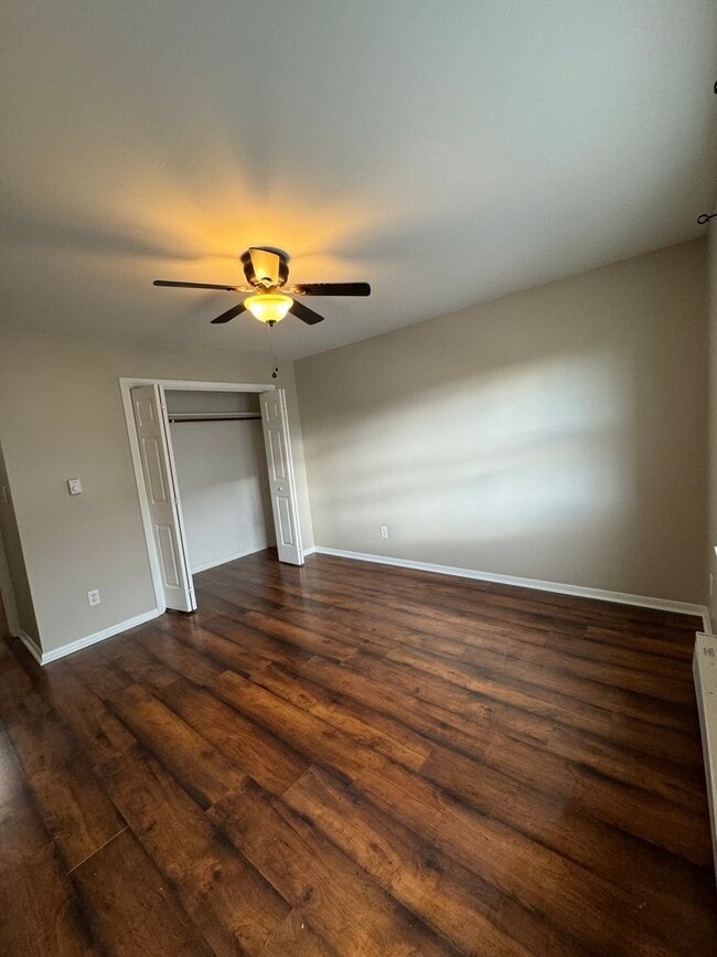 Building Photo - 400 Front St