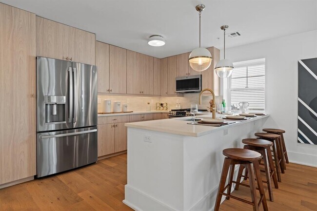 Building Photo - 525 AVENUE E