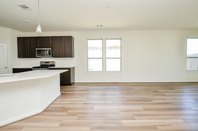 Building Photo - 25410 Champion Ridge Ct