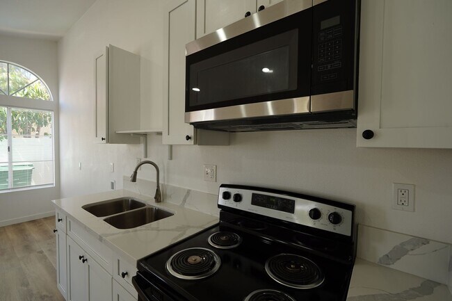 Building Photo - 26074 Bay Ave