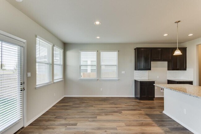 Building Photo - 412 Delta Crst