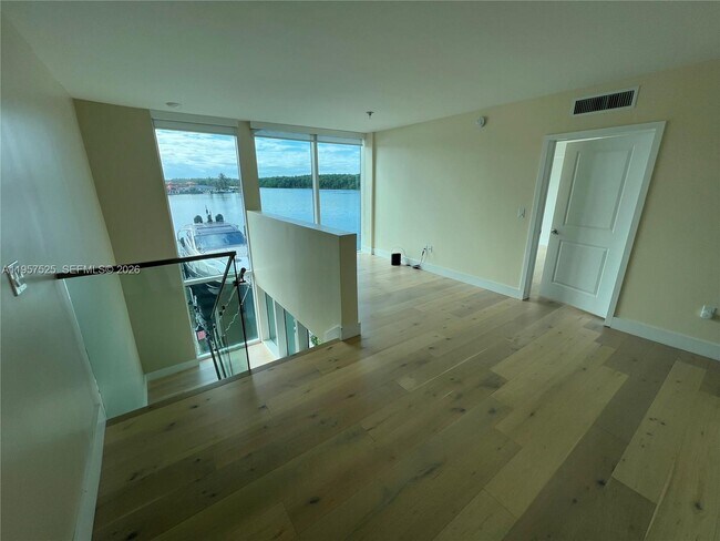 Building Photo - 400 Sunny Isles Blvd