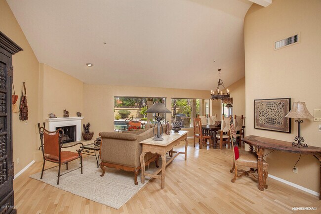 Building Photo - 10860 E San Salvador Dr