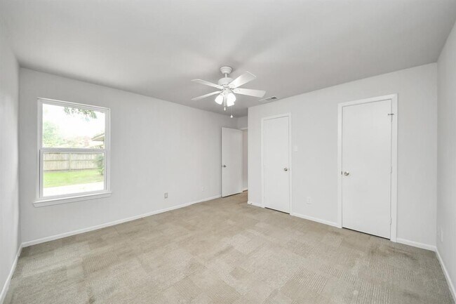 Building Photo - 9615 Meadowvale Dr