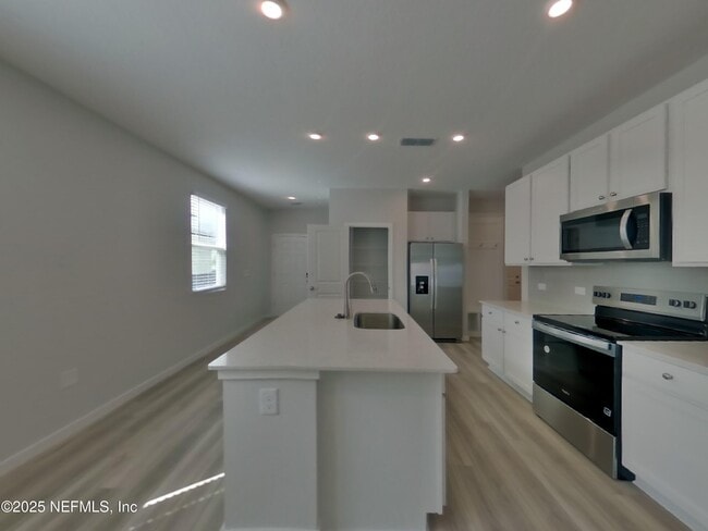 Building Photo - 14897 Praline Ct