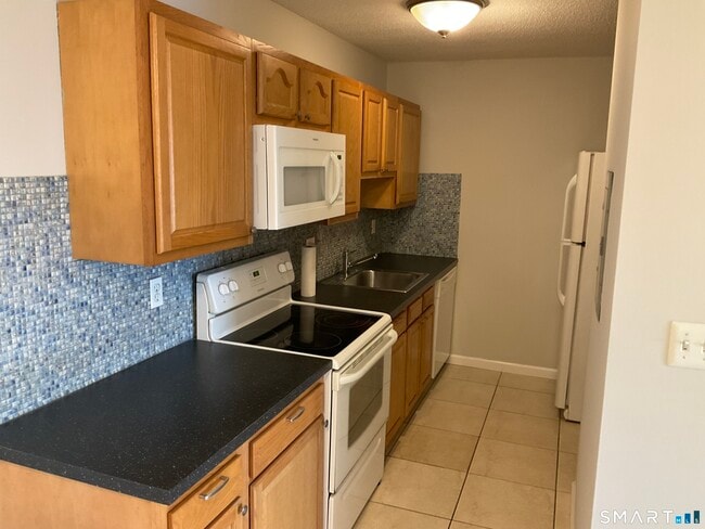 Building Photo - 157 Woodland Dr