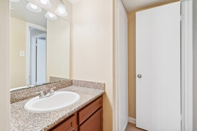 Building Photo - 12770 Rodeo Square Dr