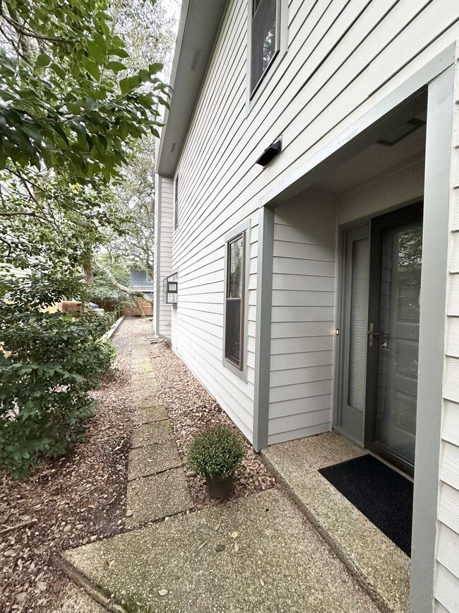 Building Photo - Great condo in Pelican Dunes!