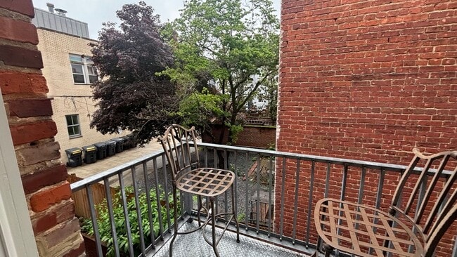 Building Photo - Lovely 1 BR/1 BA Condo in Georgetown!