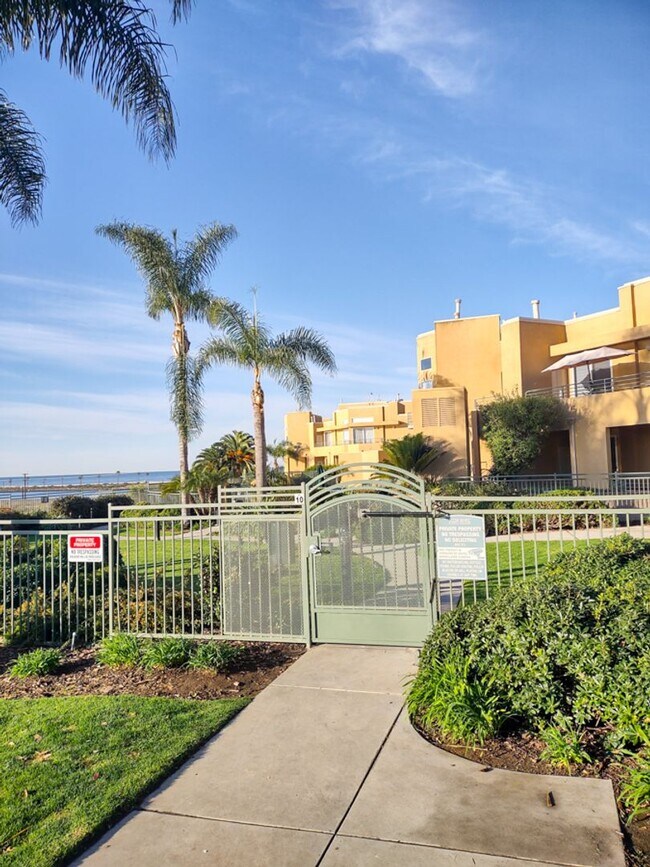 Building Photo - Beautiful first floor condo in Ocean Point...