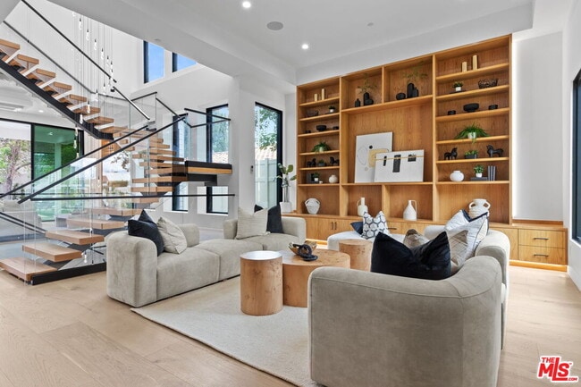 Building Photo - 4535 Haskell Ave