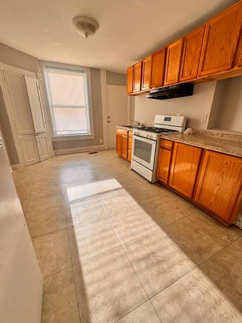 Building Photo - 228 N Kenwood Ave