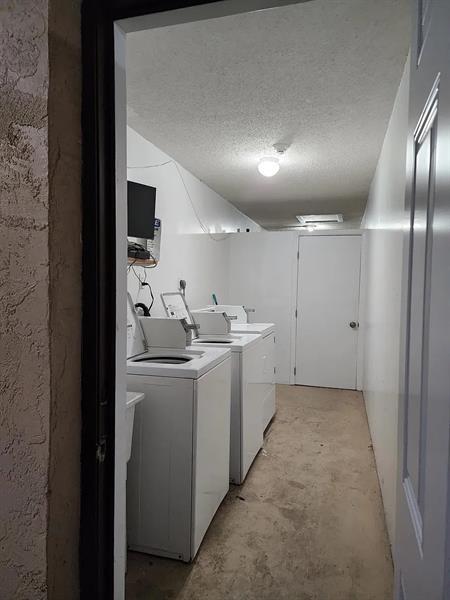 Building Photo - 6051 SW 41st St