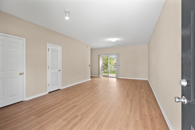 Building Photo - 313 Scrub Jay Dr