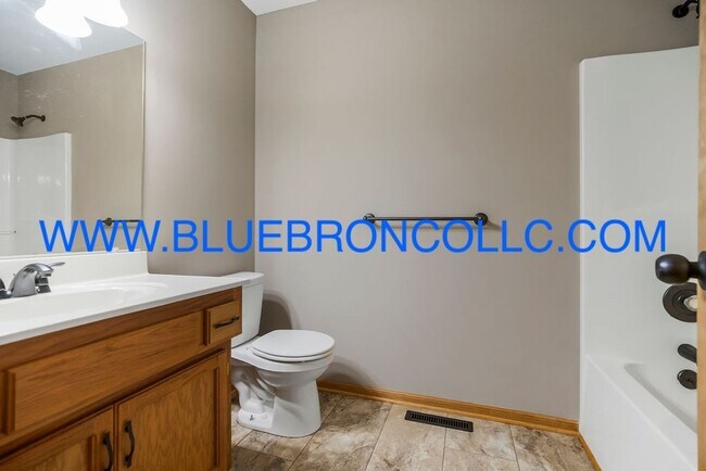 Building Photo - Check out this spacious home with thoughtf...