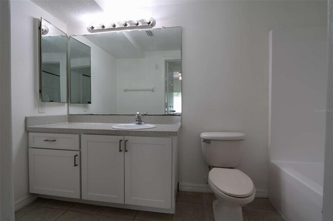 Building Photo - 9519 Newdale Way