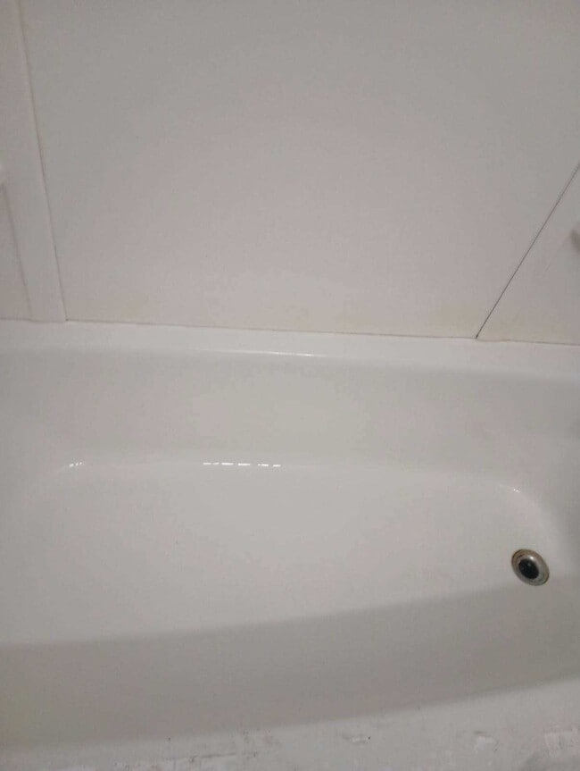 Building Photo - 1519 N Elston Ave