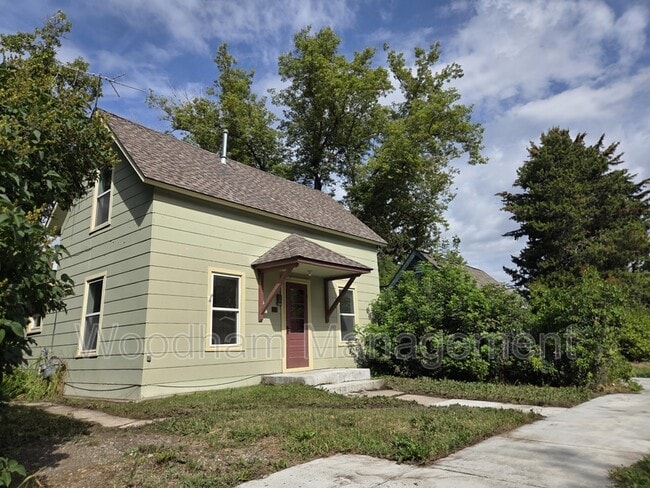 Building Photo - 521 N Rouse Ave