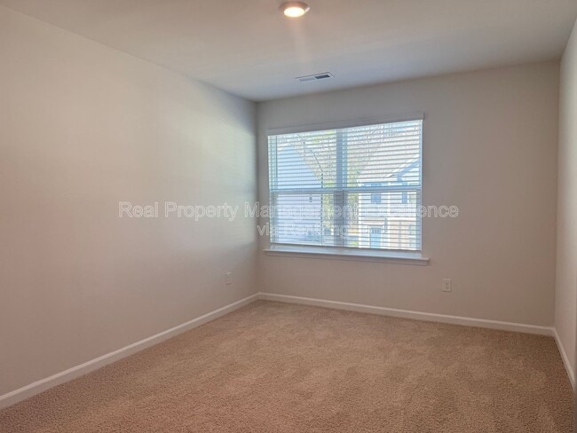 Building Photo - 828 Old Tarboro Rd