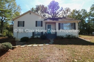 Building Photo - Adorable Pell City Home