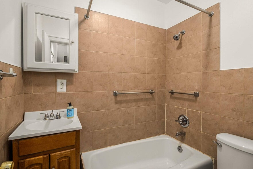 Building Photo - 57 Withers St