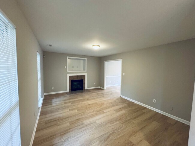 Building Photo - 7136 Roaming Path Ct