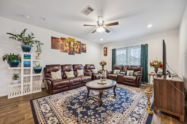 Building Photo - 5102 Hedgerose Ln