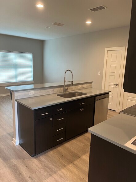 Building Photo - 10648 Brothers Ln