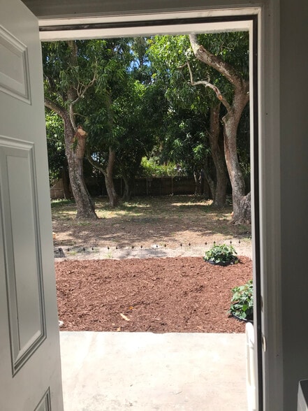 Building Photo - 116 NW 12th St