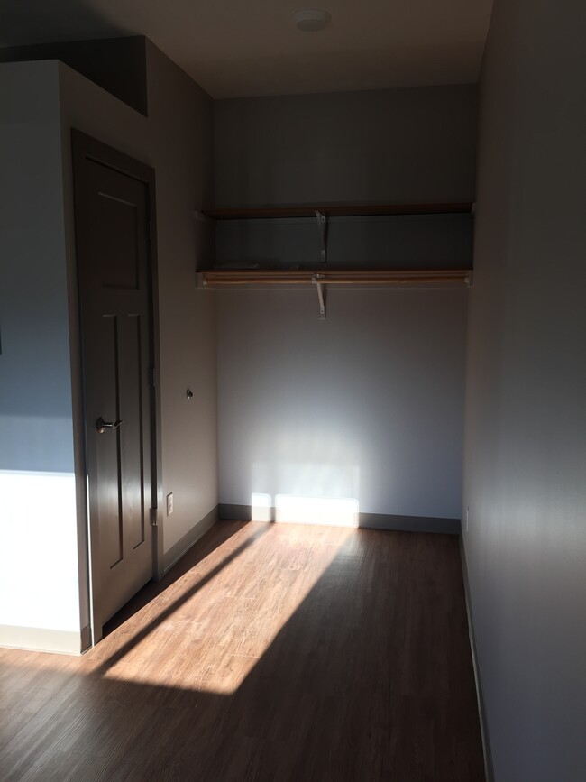 Building Photo - 444 N 27th St
