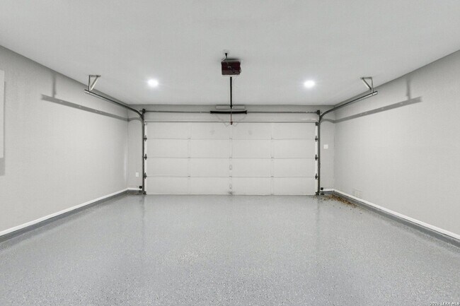 Building Photo - 11815 Broadwood St